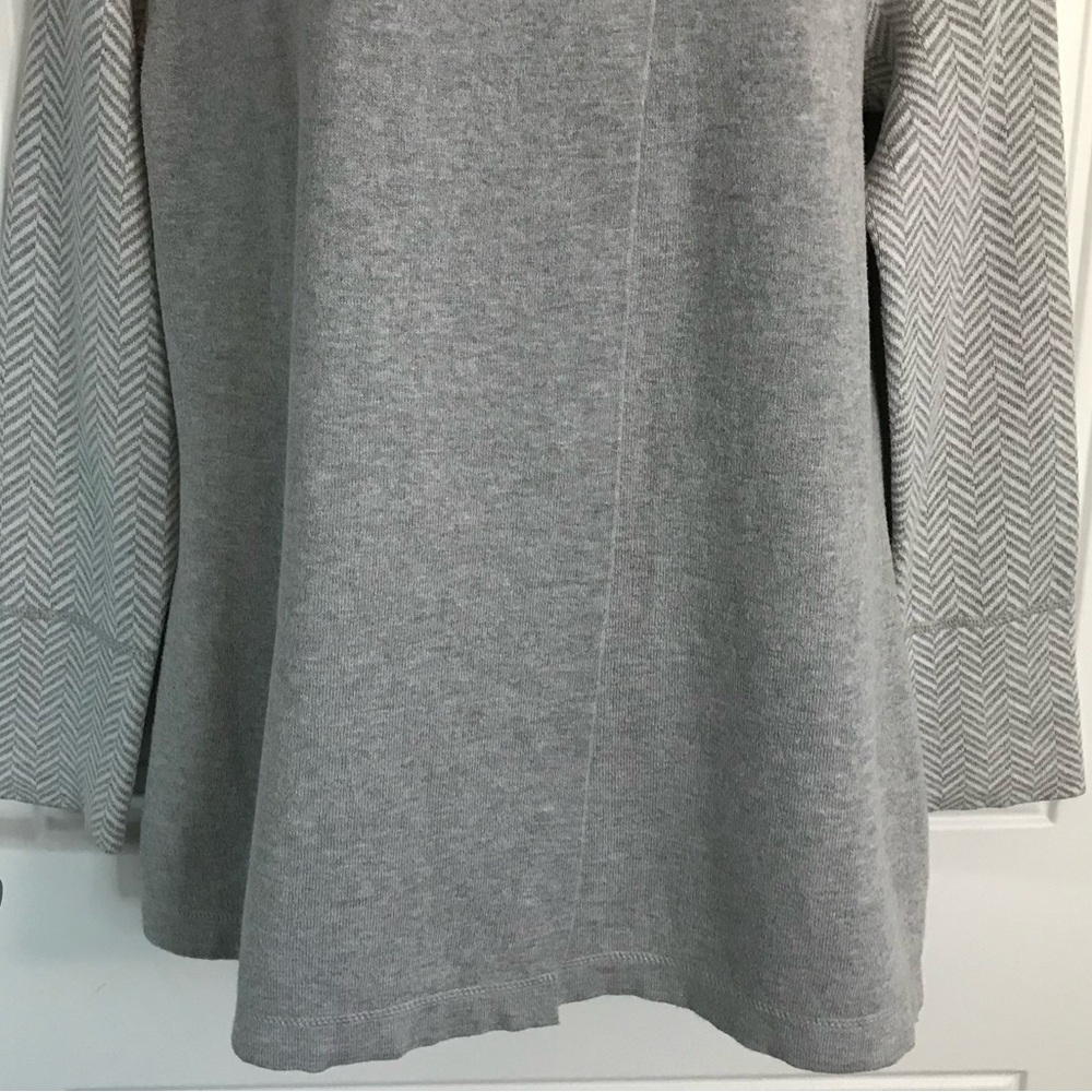Max Studio Women’s M Heather Gray Chevron Trim Cowl 2-Snap Neck Sweater in EUC - Picture 8 of 16